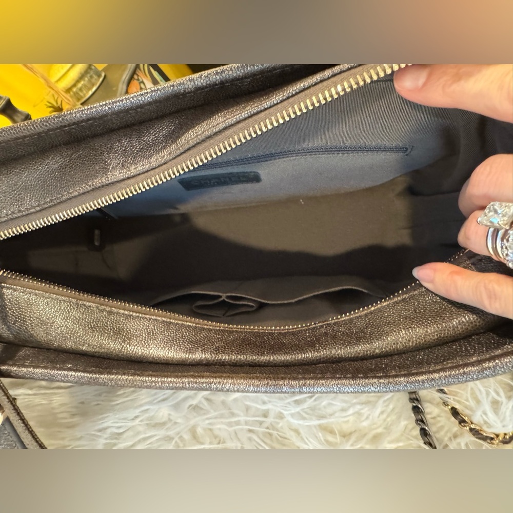 CHANEL Metallic Caviar Chevron Quilted Medium Gabrielle Hobo Dark Silver Gold - Picture 9 of 12